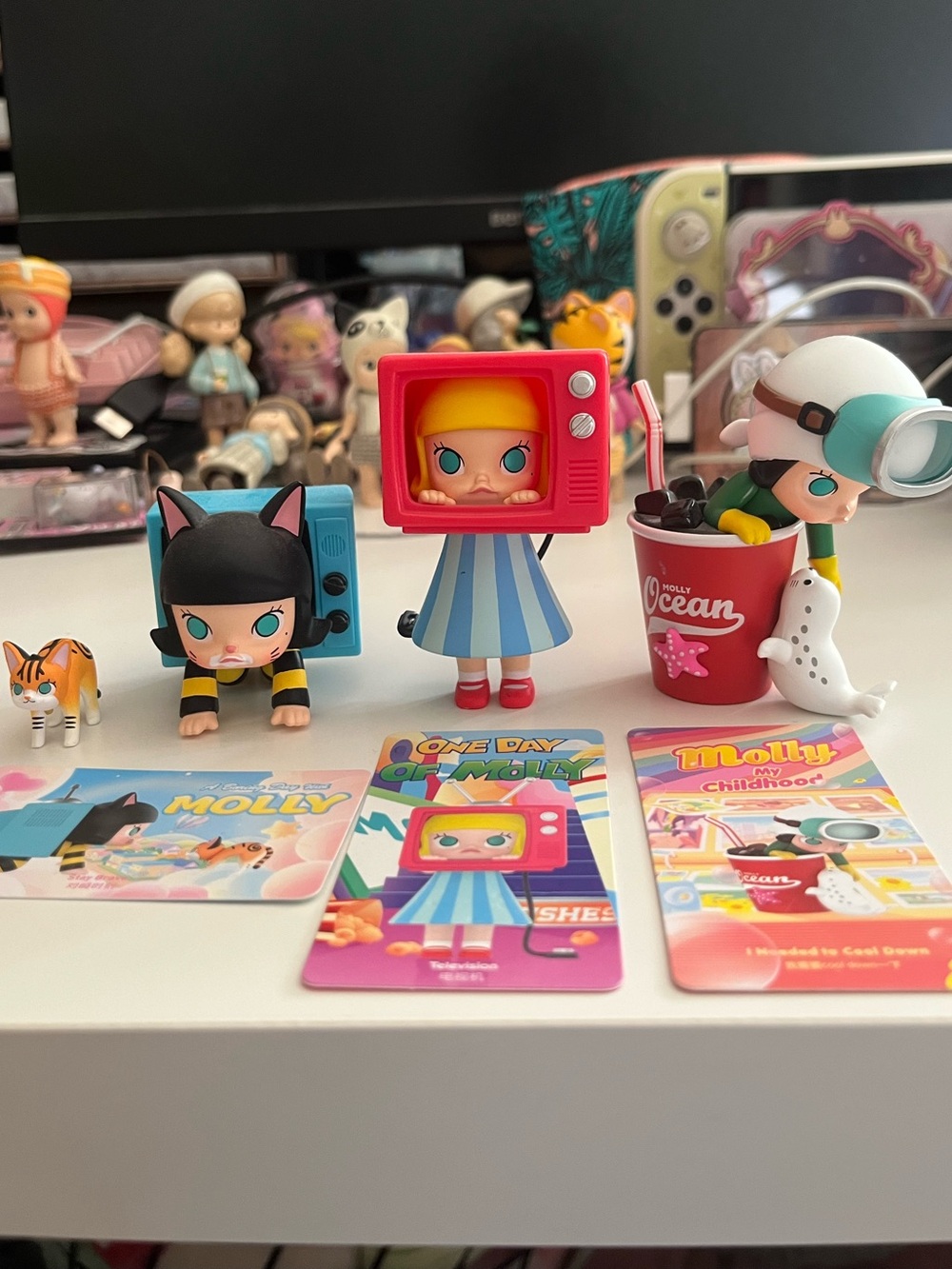 Pop mart Molly set of figures